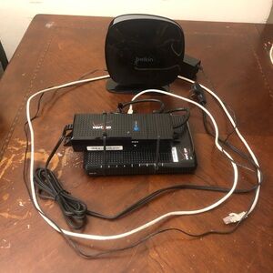Belkin Black Wireless Router with Accessories